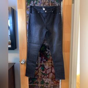 Brand new VENUS bum lift black skinny jeans size 14.